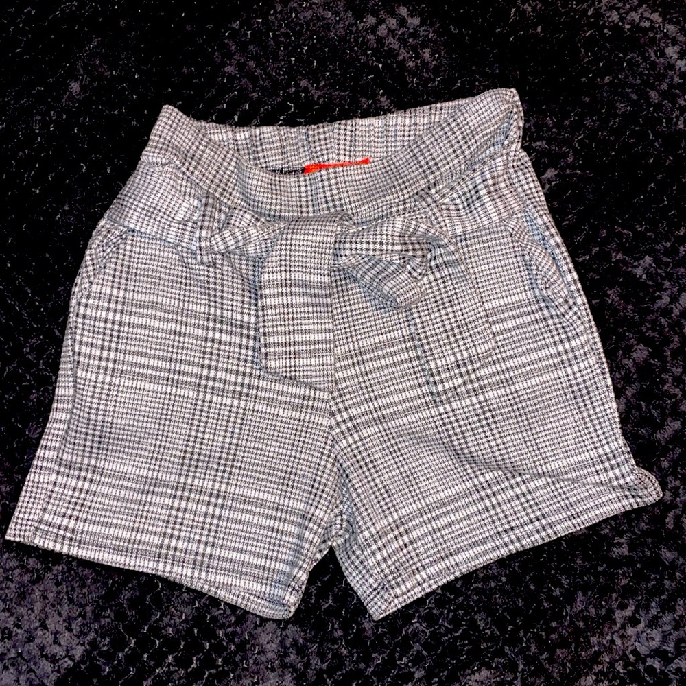 Black & White Pattern Shorts with Tie and Pockets